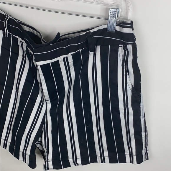 Black & White Stripe Short - Picture 2 of 3